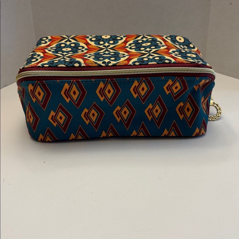 Este Lauder Geometric Patterned Cosmetic Bag - image 1